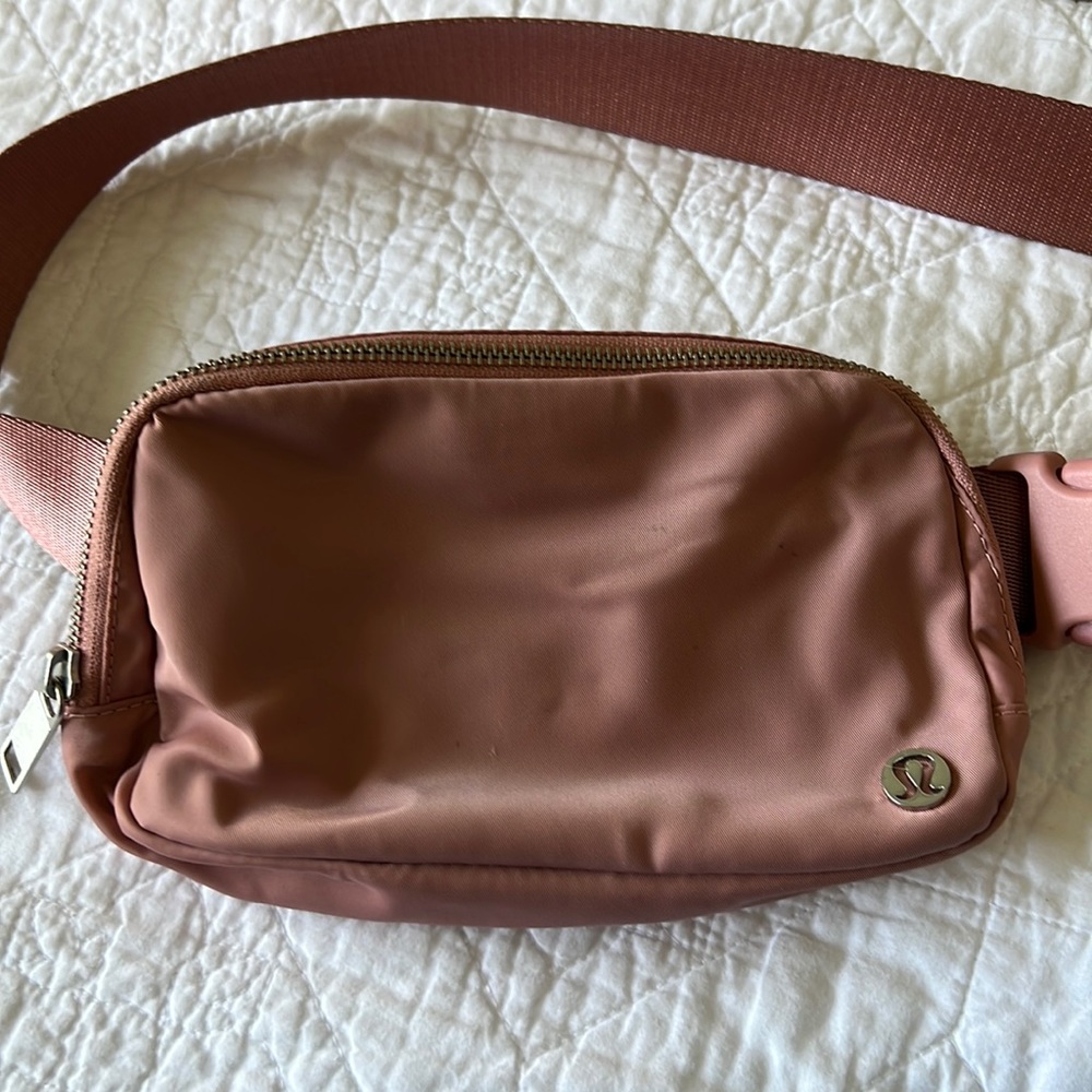 Lululemon belt bag